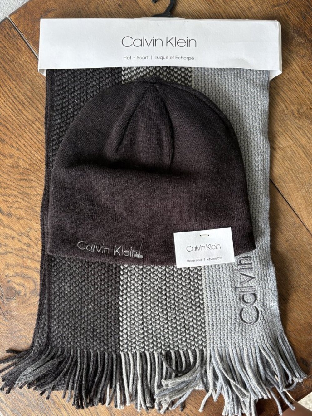 NWT Calvin Klein Hat and Scarf Set Reversible Beanie